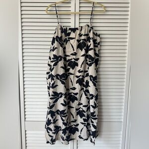 Linen bold black and white summer dress. Pockets!